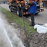 Desfundare canalizare si decolmatare santuri de apa in Harghita